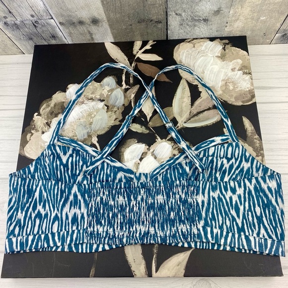 NWT Anthropologie Pilcro Printed Surf Bra Top in Blue Ikat Print Size Medium. - Picture 3 of 13